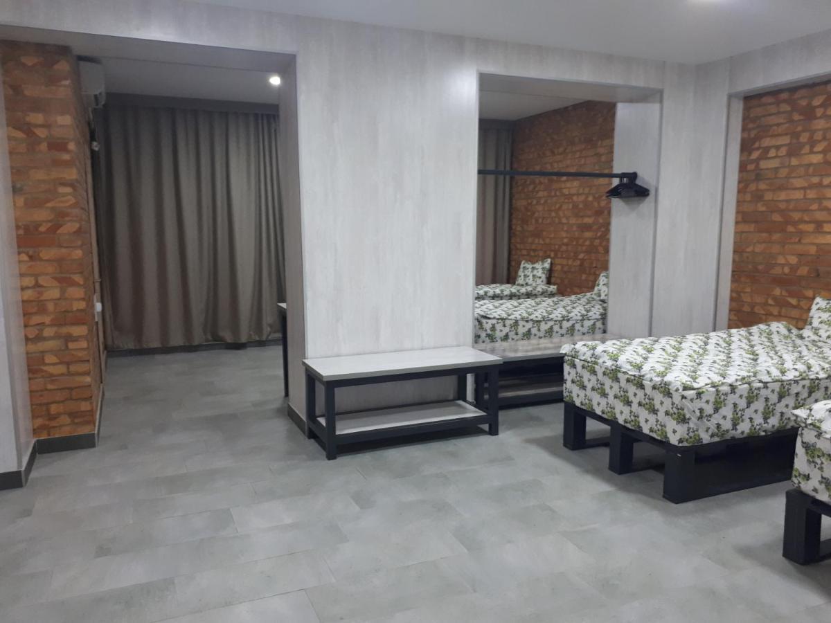 Комплекс Гостиниц Athletic Taraz Zewnętrze zdjęcie